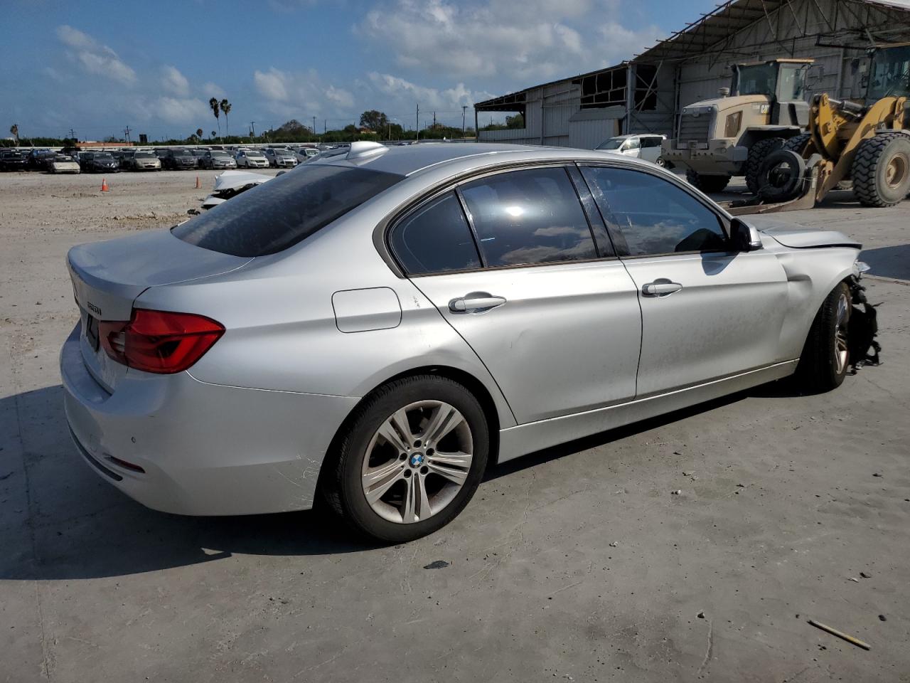 2016 BMW 3er VIN WBA8E9G5XGNT45668 Copart auction photo, front end damage thumbnail 3