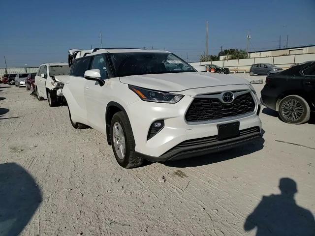 2021 Toyota Highlander VIN 5TDZZRAH5MS048084 Copart auction photo, rear end / side damage thumbnail 11