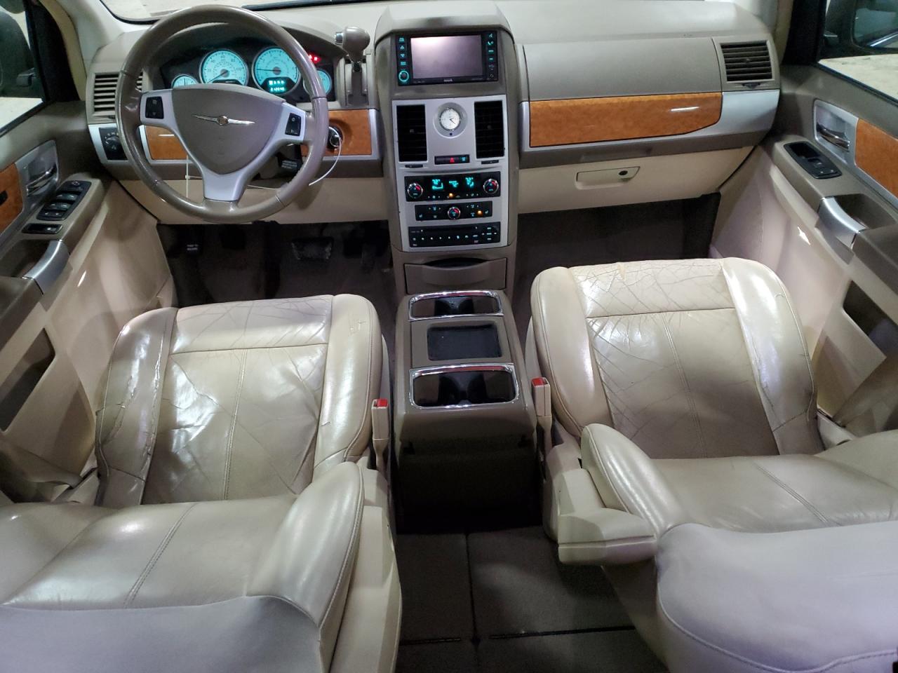 2010 Chrysler Town & Country VIN 2A4RR7DX0AR501792 Copart auction photo, front end damage thumbnail 8