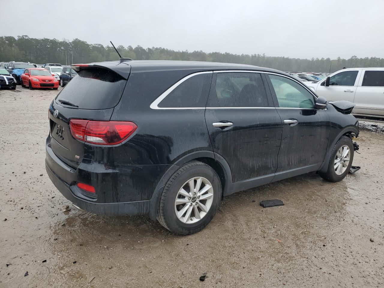 2019 KIA Sorento VIN 5XYPG4A3XKG577979 Copart auction photo, front end damage thumbnail 3