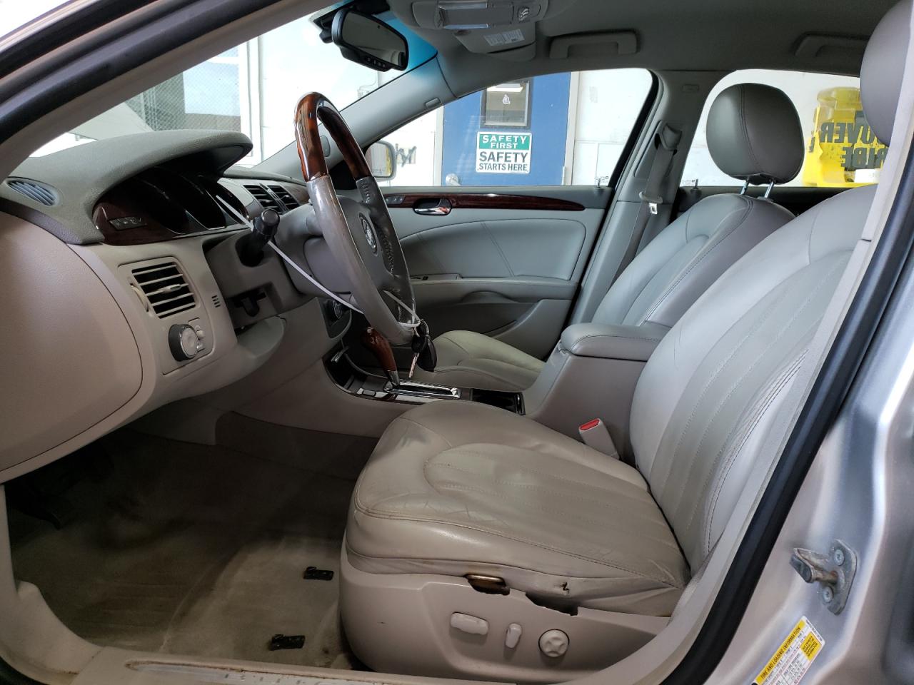 2009 Buick Lucerne VIN 1G4HD57M39U136198 Copart auction photo, side / rear end damage thumbnail 7