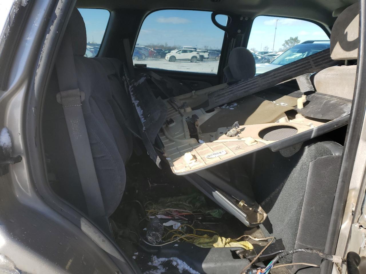 2001 Chevrolet Tahoe VIN 1GNEK13TX1J167738 Copart auction photo, rear end / front end damage thumbnail 10