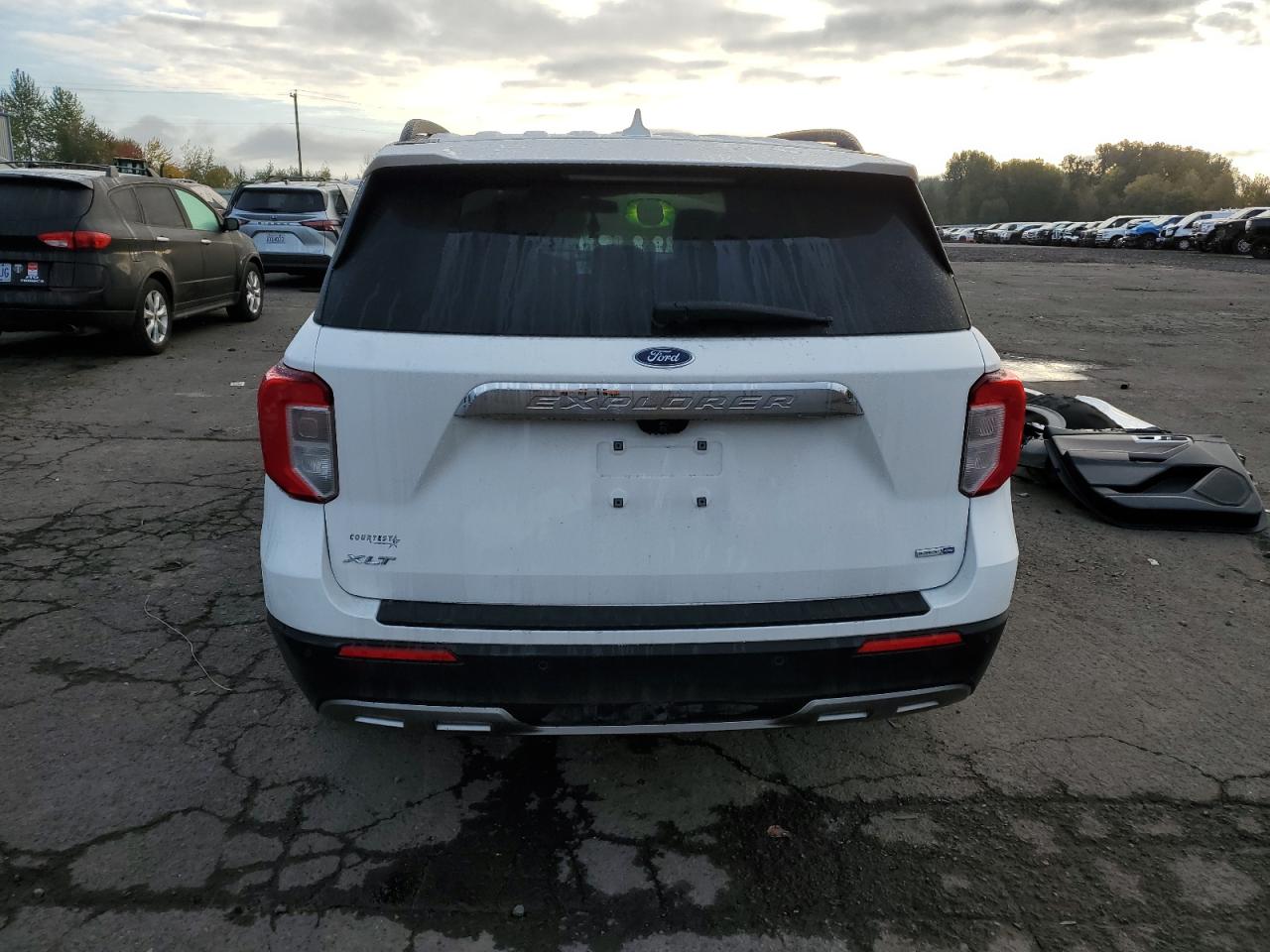 2020 Ford Explorer VIN 1FMSK8DH7LGB06387 Copart auction photo, front end / side damage thumbnail 6