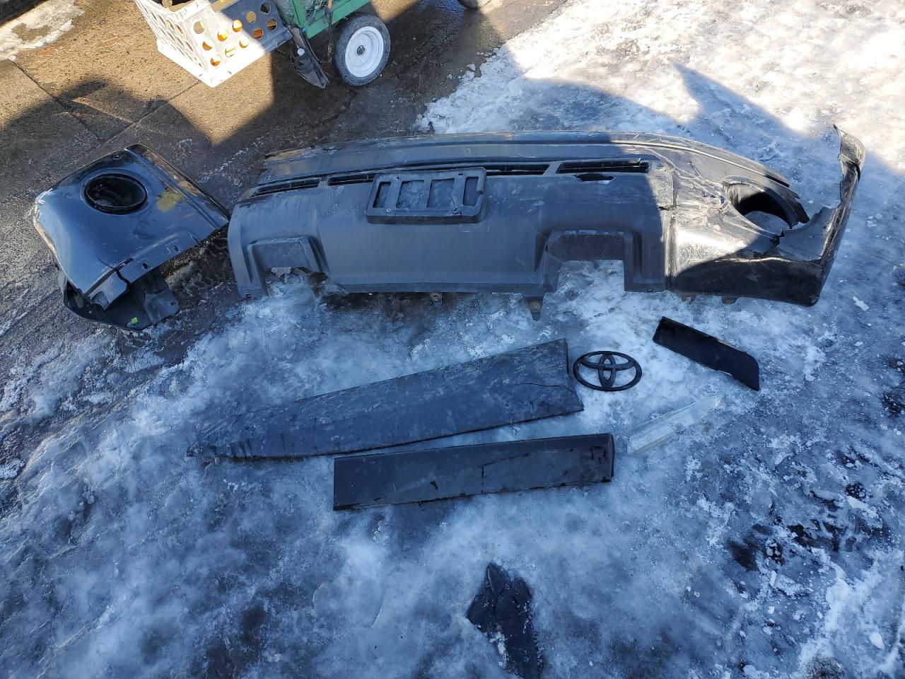 2012 Toyota Tundra VIN 5TFHY5F10CX260516 Copart auction photo, front end / side damage thumbnail 12