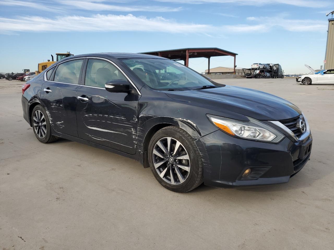 2017 Nissan Altima VIN 1N4AL3AP4HC156891 Copart auction photo, side / hail damage thumbnail 4