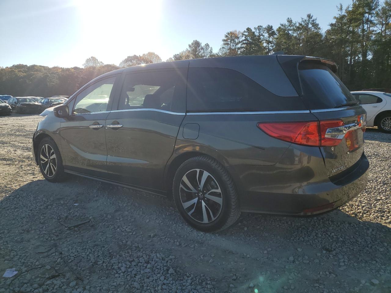 2018 Honda Odyssey VIN 5FNRL6H97JB012136 Copart auction photo, front end damage thumbnail 2
