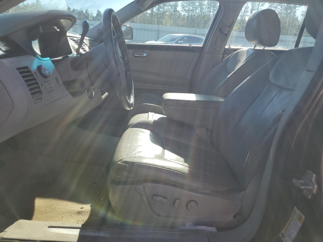 2008 Cadillac DTS VIN 1G6KD57Y18U190467 Copart auction photo, vandalism damage thumbnail 7