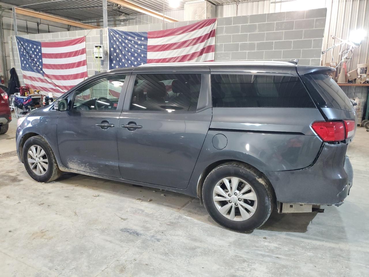 2015 KIA Sedona VIN KNDMB5C18F6050423 Copart auction photo, rear end damage thumbnail 2