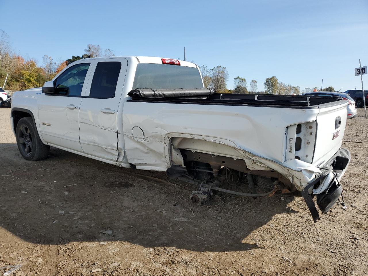 2019 GMC Sierra VIN 2GTV2LEC7K1197146 Copart auction photo, side / rear end damage thumbnail 2