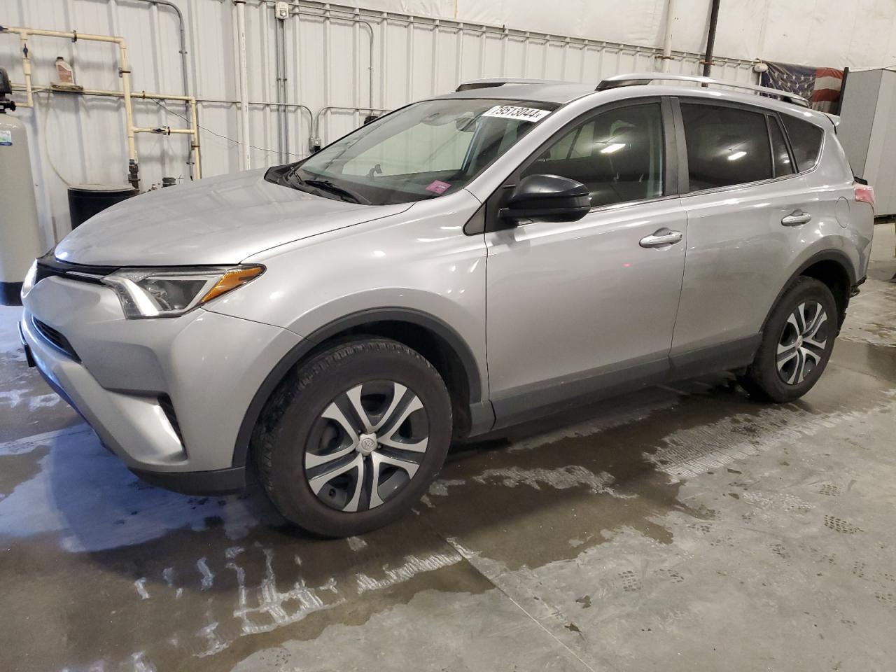 2018 Toyota RAV 4 VIN JTMBFREV5JD256676