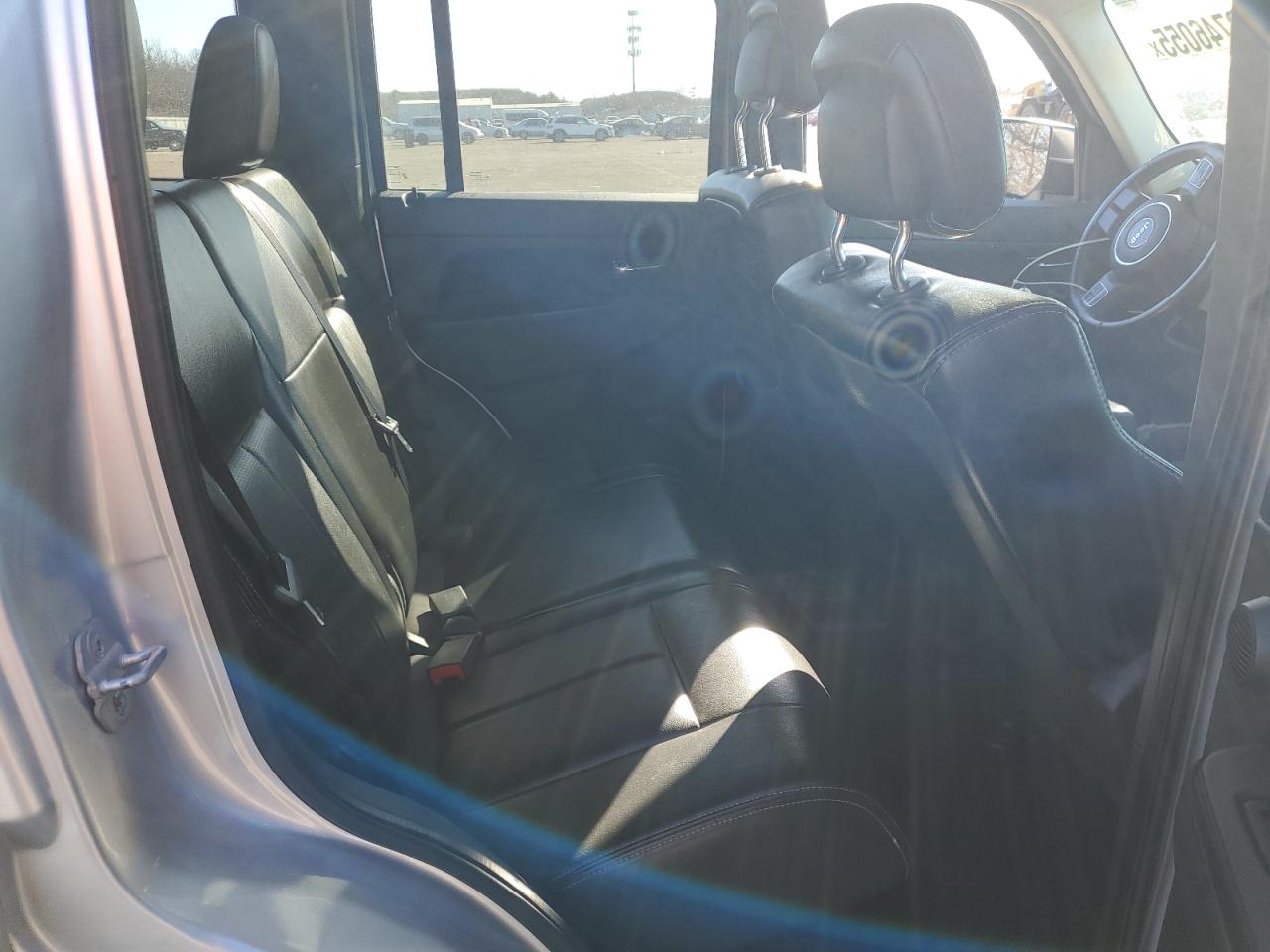 2011 Jeep Liberty (North America) VIN 1J4PN2GK3BW555375 Copart auction photo, front end / side damage thumbnail 11