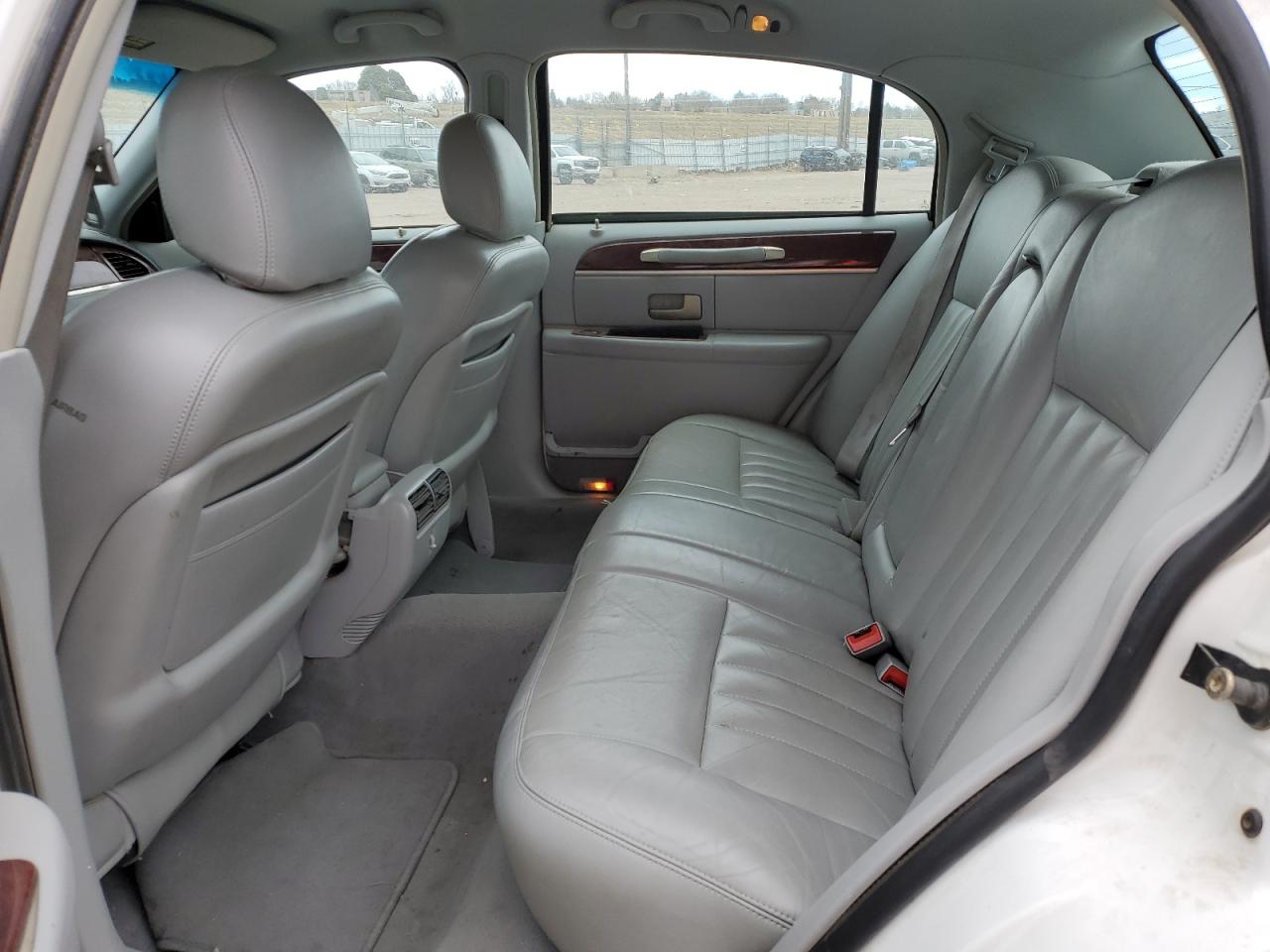 2004 Lincoln Town Car VIN 1LNHM81W24Y613734 Copart auction photo, side / rear end damage thumbnail 10
