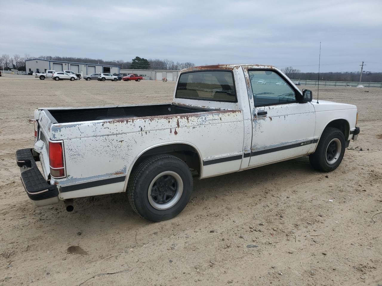 1992 Chevrolet S-10 Pickup VIN 1GCCS14Z3N8129901 Copart auction photo, minor dent/scratches damage thumbnail 3
