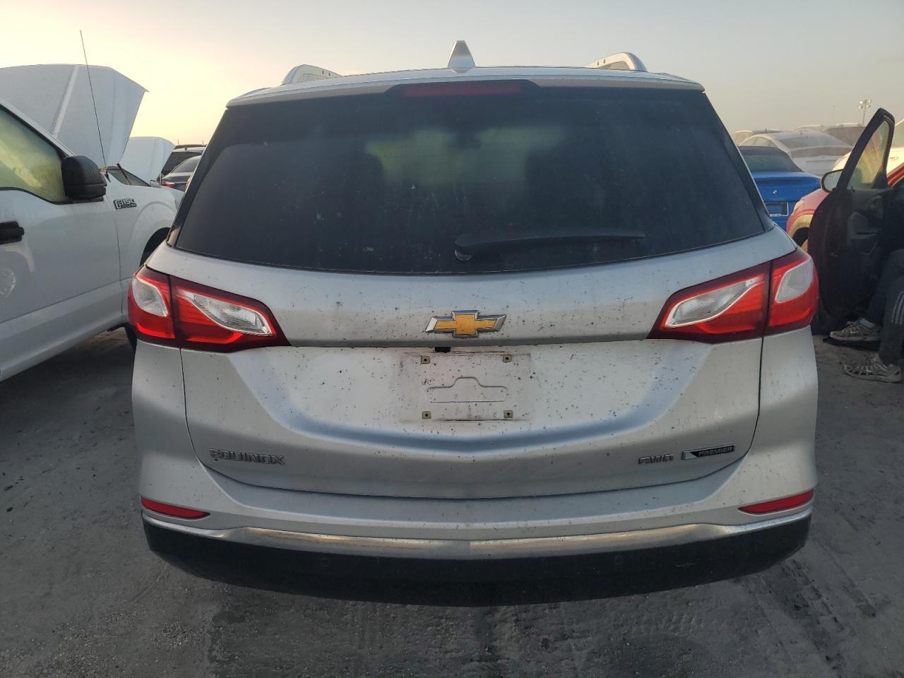 2018 Chevrolet Equinox VIN 2GNAXVEV3J6277226 Copart auction photo, water/flood damage thumbnail 6