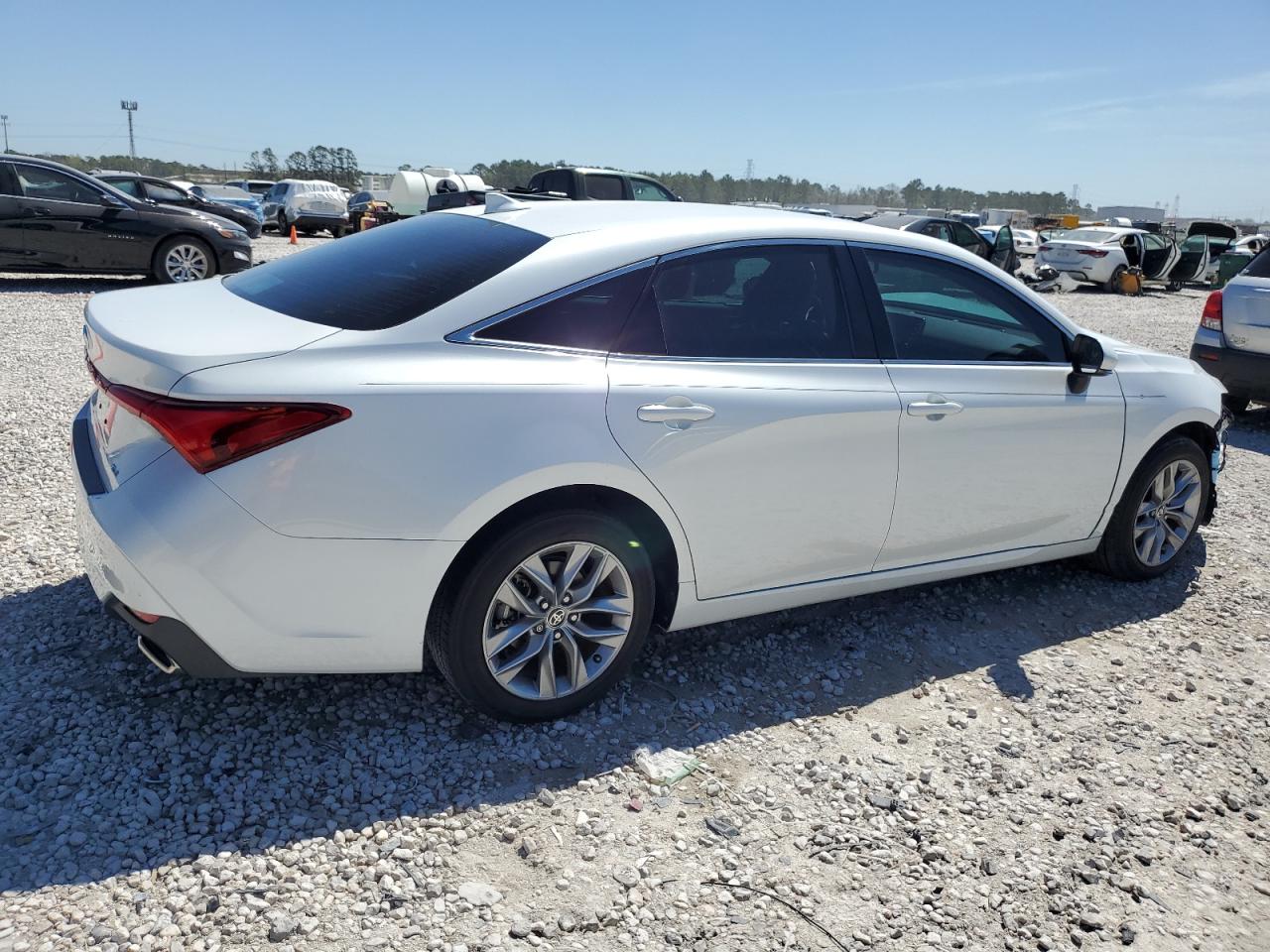 2021 Toyota Avalon VIN 4T1JZ1FB4MU070684 Copart auction photo, front end / minor dent/scratches damage thumbnail 3