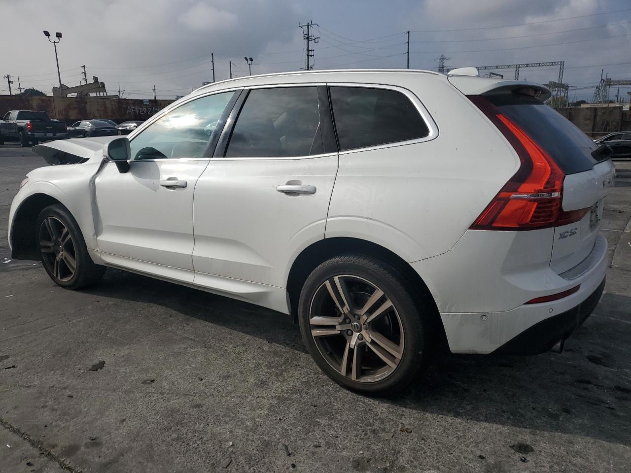 2019 Volvo XC60 VIN LYV102RK9KB293715 Copart auction photo, front end / undercarriage damage thumbnail 2