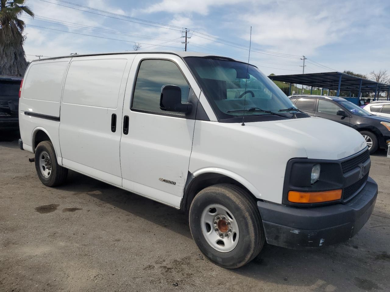 2005 Chevrolet Express VIN 1GCHG35U051101245 Copart auction photo, side damage thumbnail 4