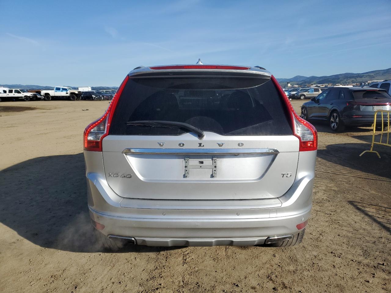 2016 Volvo XC60 VIN YV440MDM7G2856459 Copart auction photo, front end damage thumbnail 6