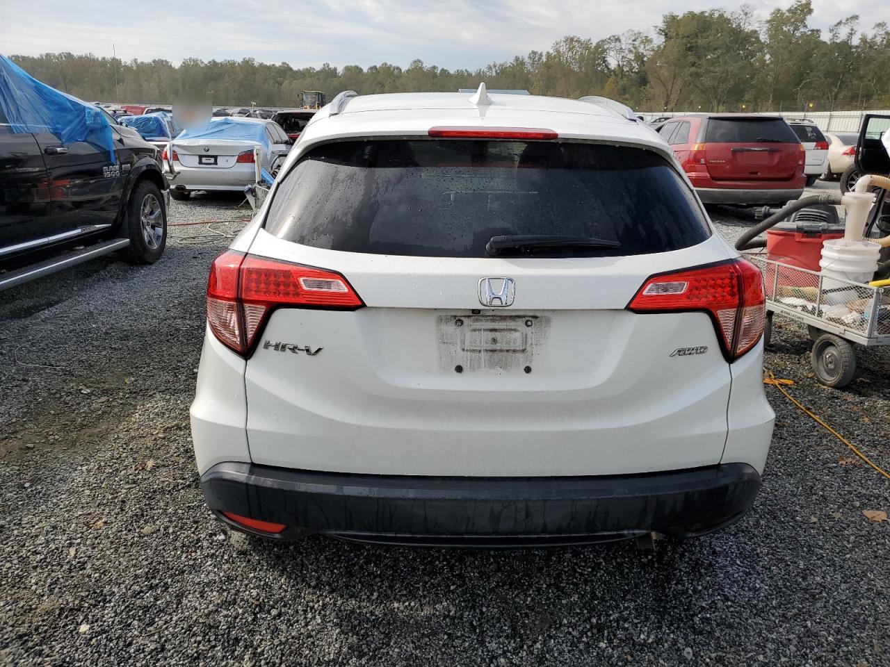 2017 Honda HR-V VIN 3CZRU6H79HM720660 Copart auction photo, front end / side damage thumbnail 6