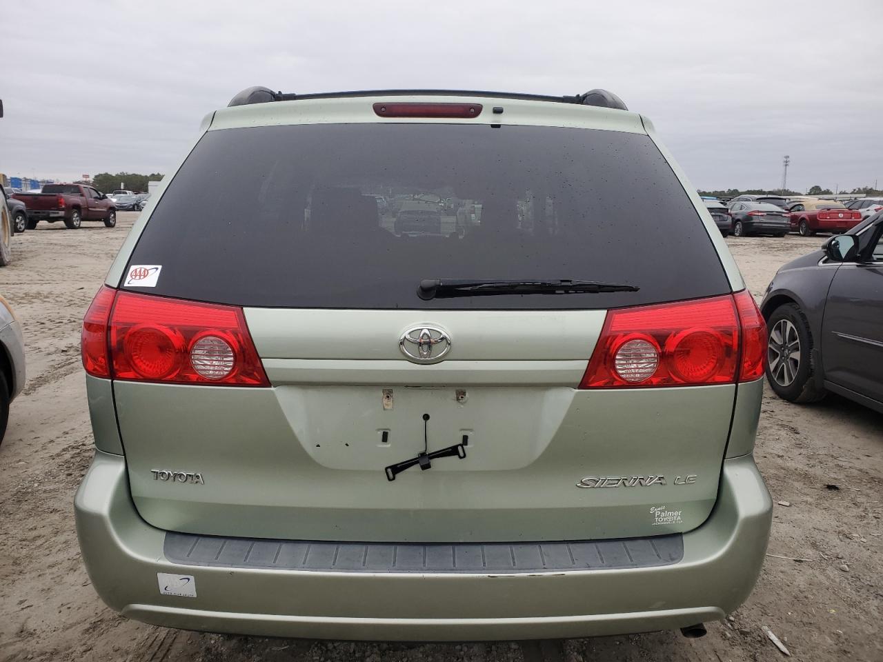2008 Toyota Sienna VIN 5TDZK23C28S219442 Copart auction photo, front end / minor dent/scratches damage thumbnail 6