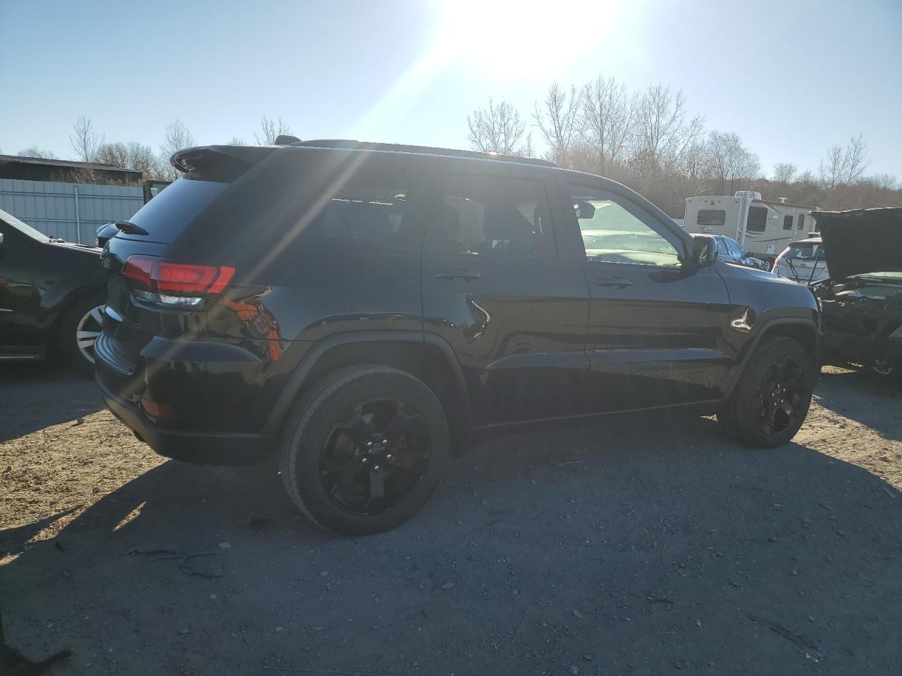2019 Jeep Grand Cherokee VIN 1C4RJFAGXKC642259 Copart auction photo, rear end / side damage thumbnail 3