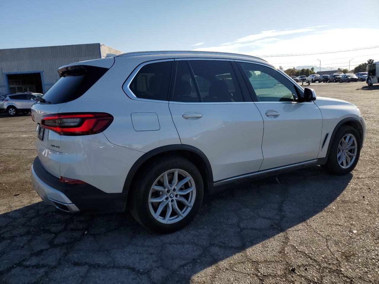 2019 BMW X5 VIN 5UXCR6C56KLL36359 Copart auction photo, front end / side damage thumbnail 3