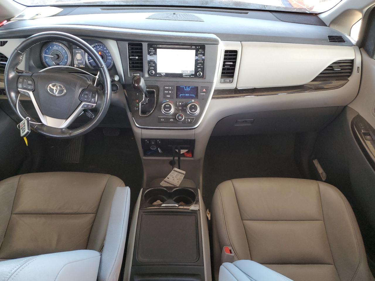 2018 Toyota Sienna VIN 5TDYZ3DC8JS962950 Copart auction photo, front end damage thumbnail 8