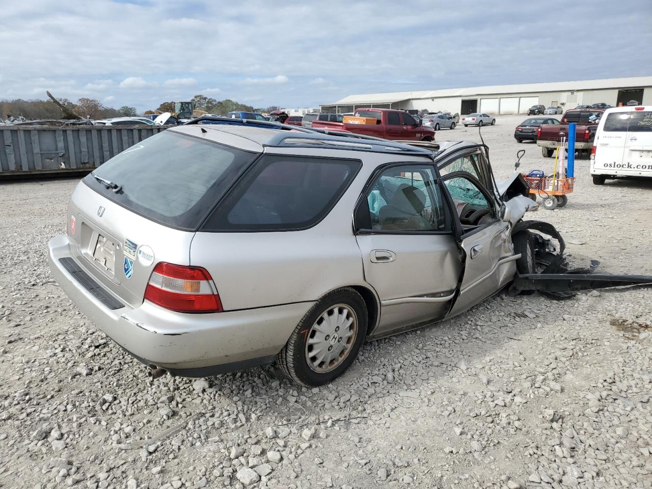 1997 Honda Accord VIN 1HGCE1896VA004371 Copart auction photo, all over damage thumbnail 3