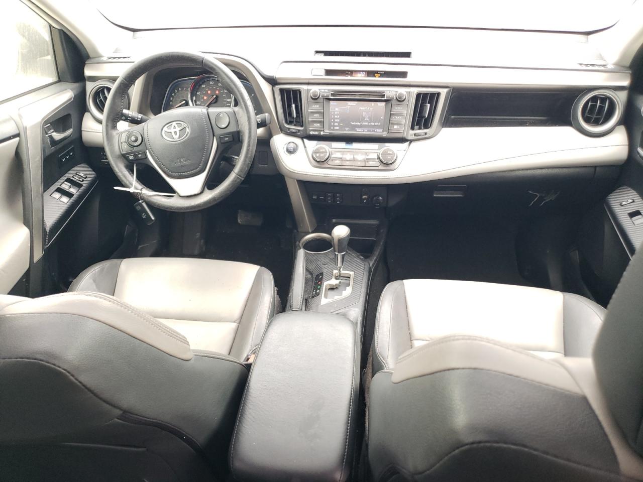 2015 Toyota RAV 4 VIN JTMYFREV4FD061525 Copart auction photo, rear end / minor dent/scratches damage thumbnail 8