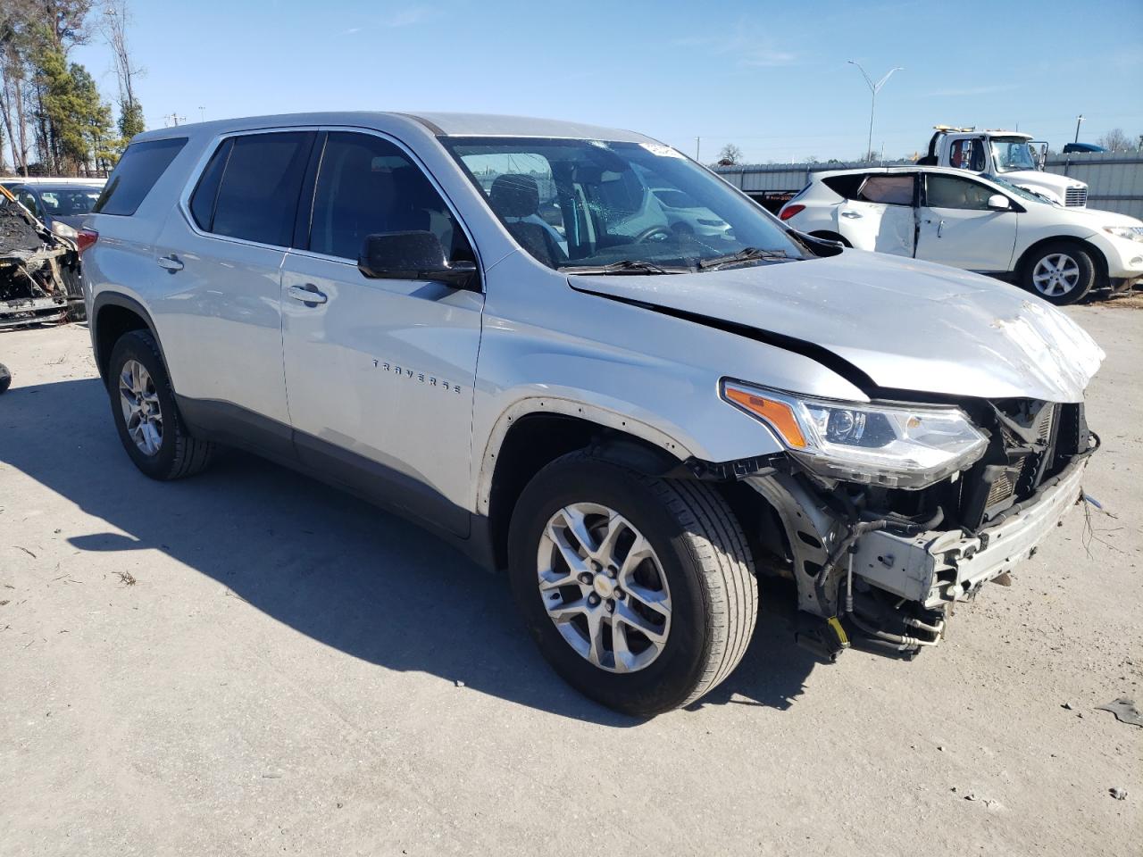 2018 Chevrolet Traverse VIN 1GNERFKW7JJ202062 Copart auction photo, front end / frame damage damage thumbnail 4