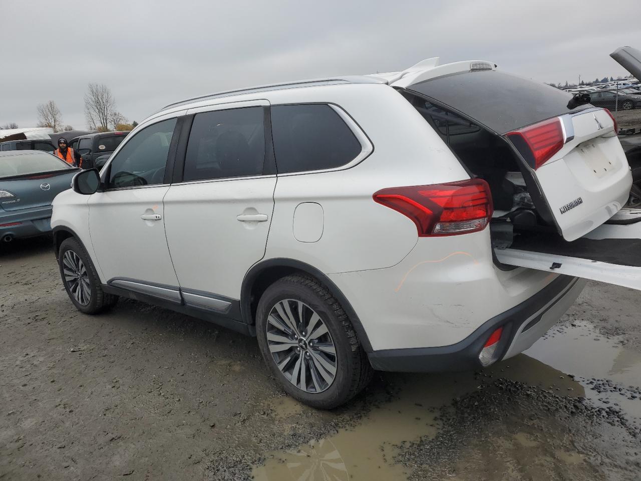 2019 Mitsubishi Outlander VIN JA4AZ3A36KZ028382 Copart auction photo, front end damage thumbnail 2