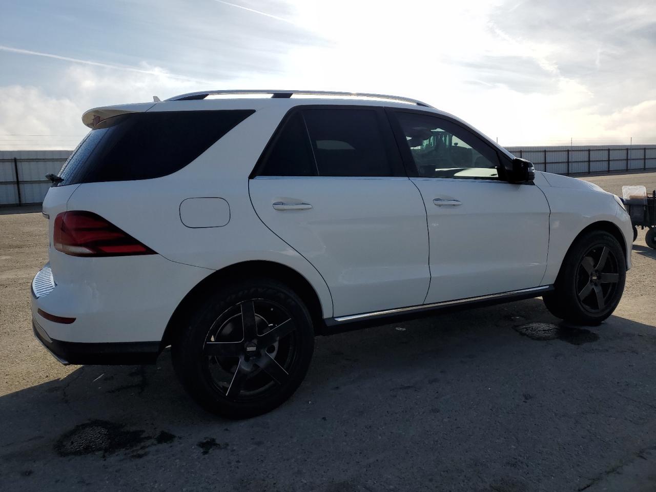 2016 Mercedes-Benz GLE VIN 4JGDA5JB3GA803025 Copart auction photo, side / undercarriage damage thumbnail 3