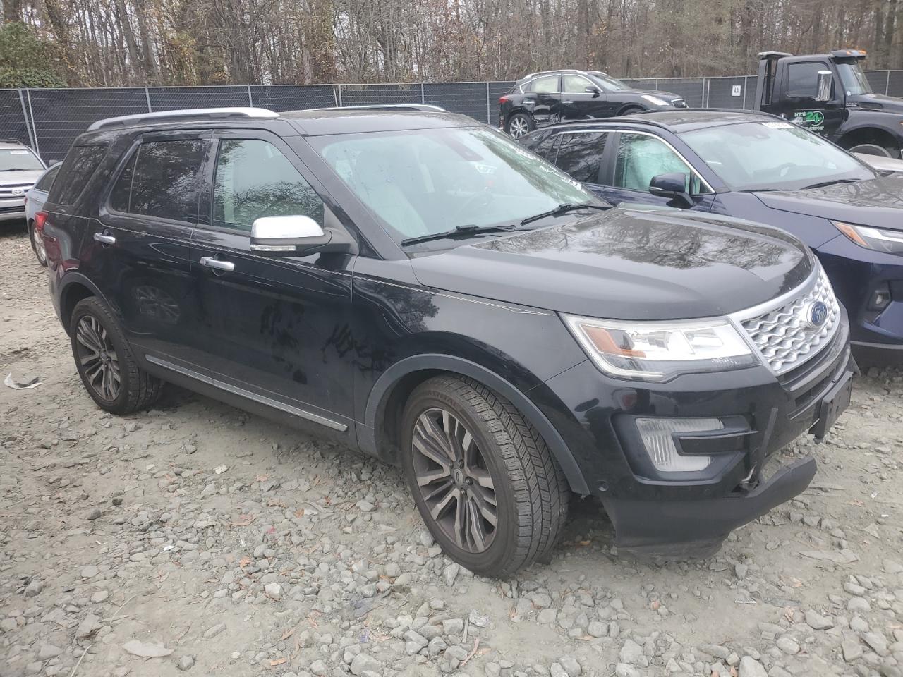 2017 Ford Explorer VIN 1FM5K8HTXHGD94439 Copart auction photo, front end damage thumbnail 4