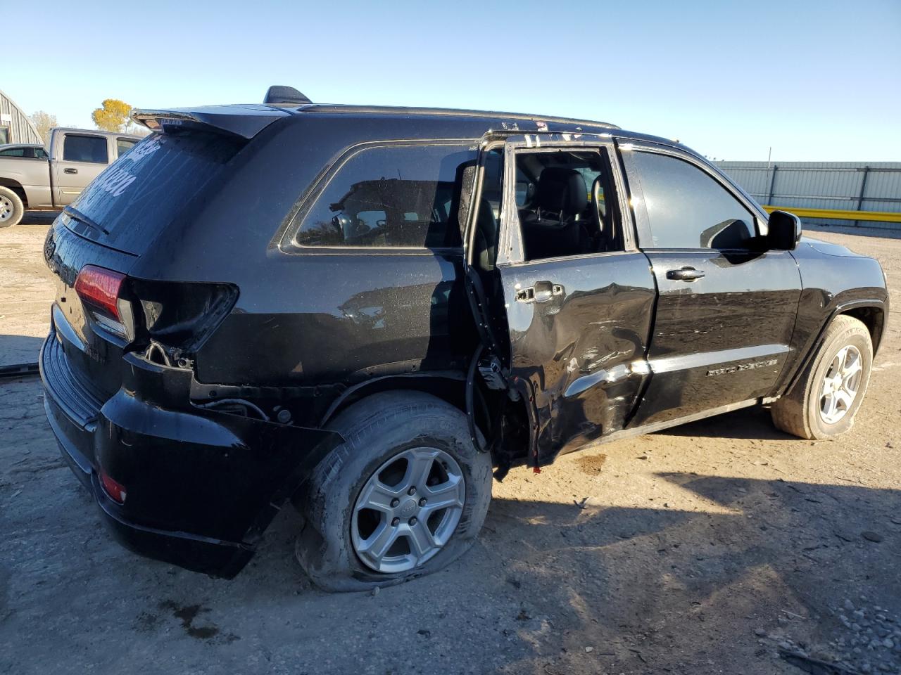 2019 Jeep Grand Cherokee VIN 1C4RJFAG0KC593430 Copart auction photo, all over damage thumbnail 3