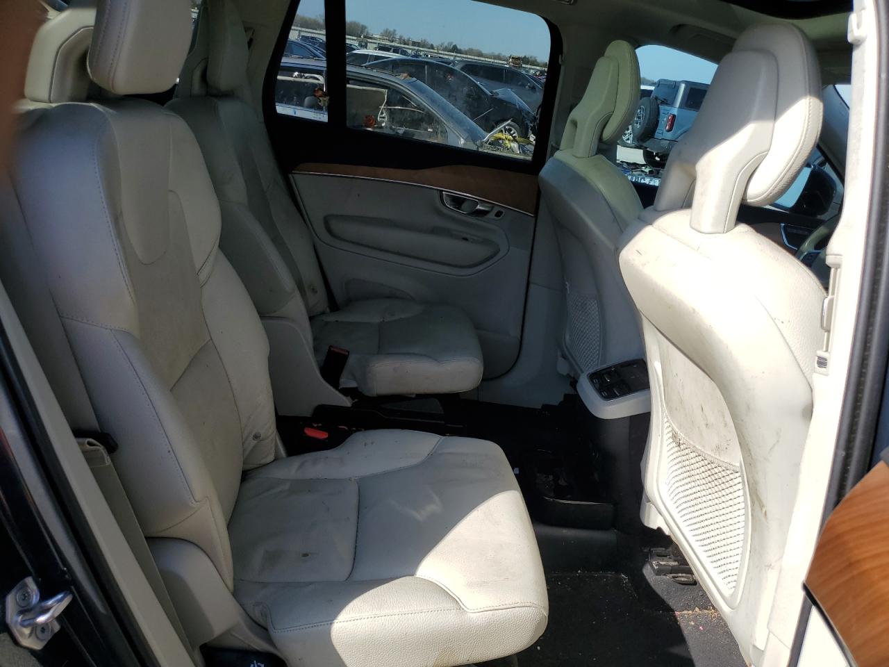 2021 Volvo XC90 VIN YV4A221K8M1680267 Copart auction photo, front end / hail damage thumbnail 11