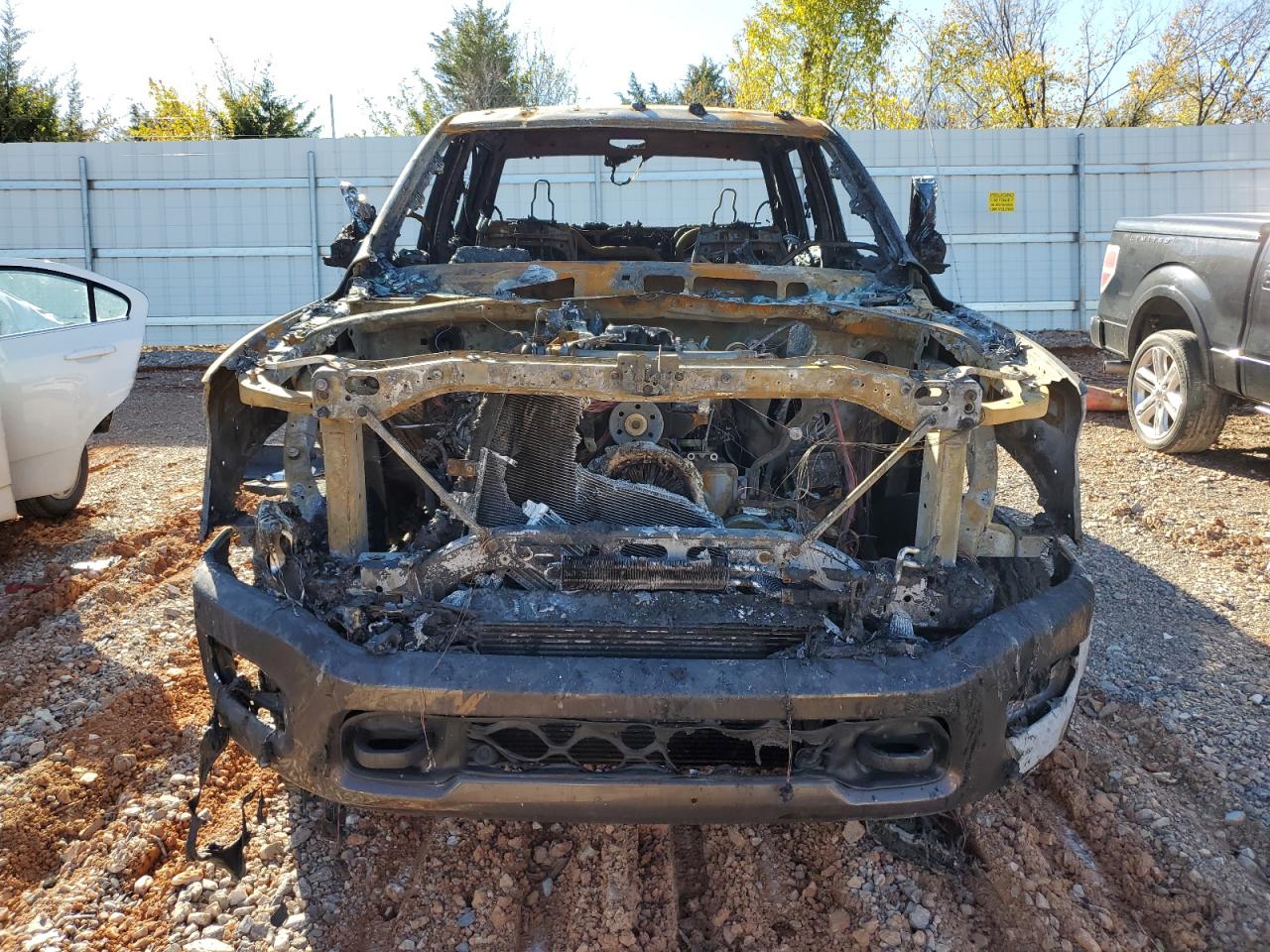 2020 RAM 2500 VIN 3C6UR5FL2LG281313 Copart auction photo, burn damage thumbnail 5