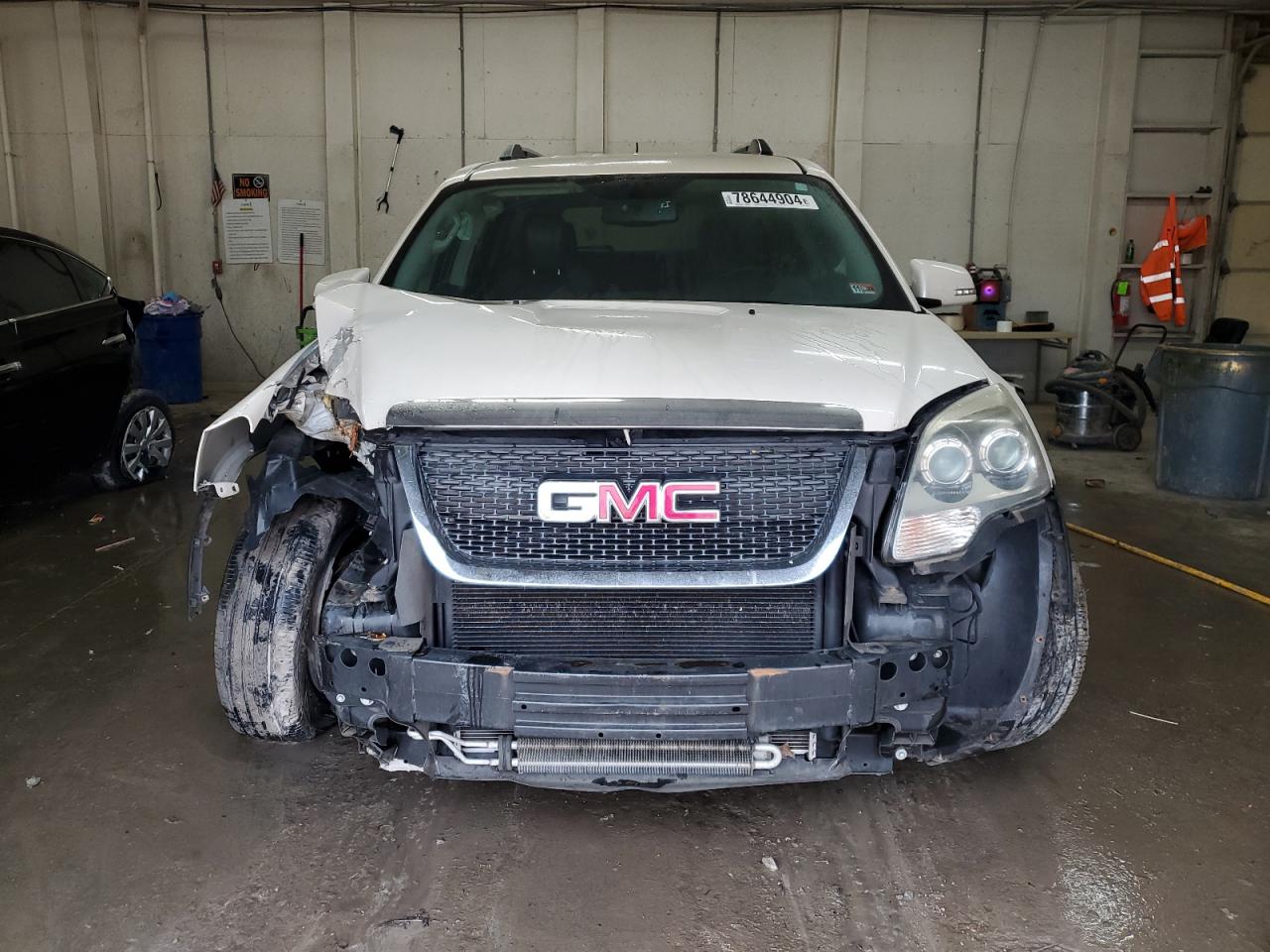 2011 GMC Acadia VIN 1GKKVRED1BJ402427 Copart auction photo, front end / minor dent/scratches damage thumbnail 5