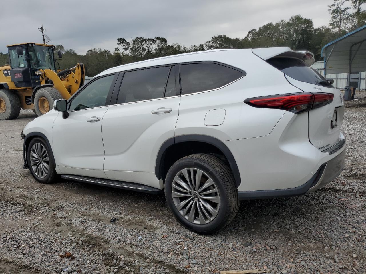 2022 Toyota Highlander VIN 5TDFZRAH2NS111985 Copart auction photo, all over damage thumbnail 2