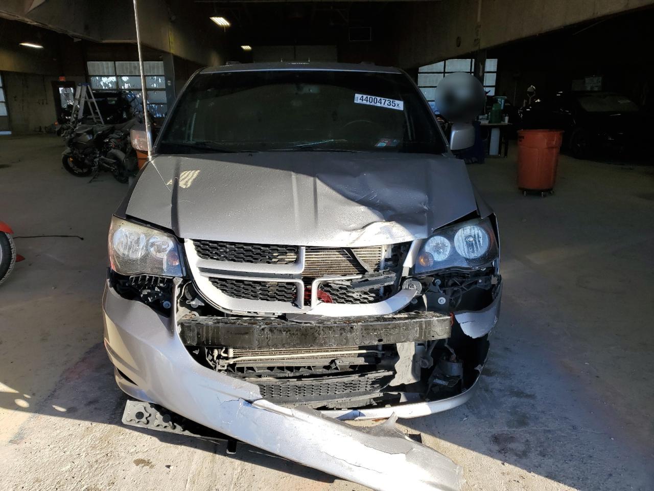 2014 Dodge Caravan VIN 2C4RDGEG2ER420897 Copart auction photo, front end / minor dent/scratches damage thumbnail 5