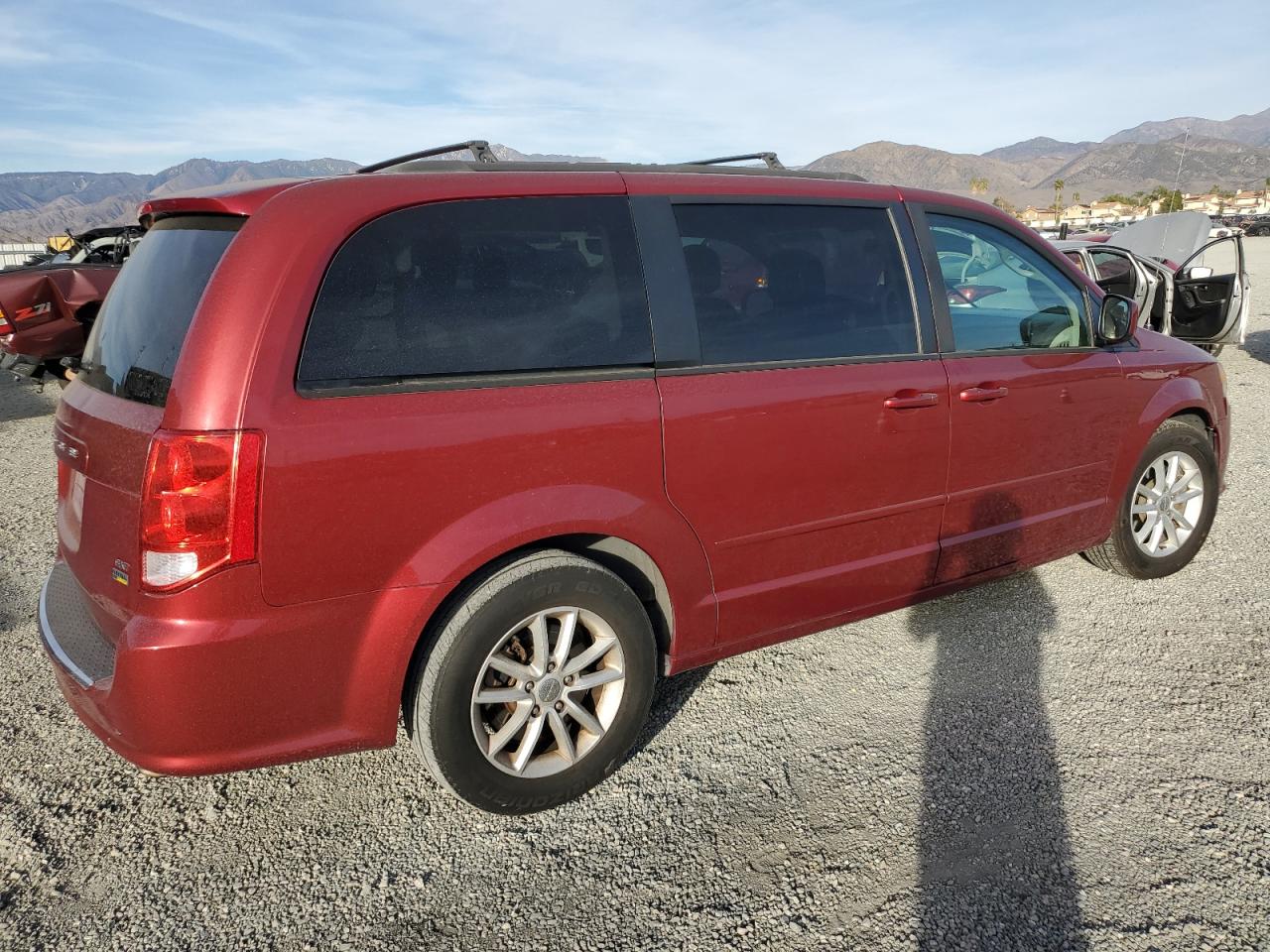 2016 Dodge Caravan VIN 2C4RDGCG4GR266585 Copart auction photo, minor dent/scratches damage thumbnail 3
