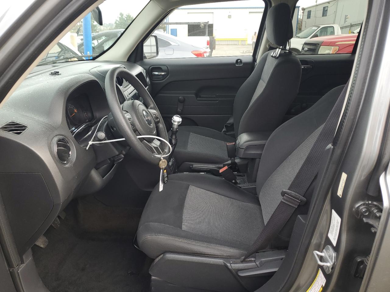2014 Jeep Liberty (Patriot) VIN 1C4NJPBA5ED577365 Copart auction photo, vandalism damage thumbnail 7