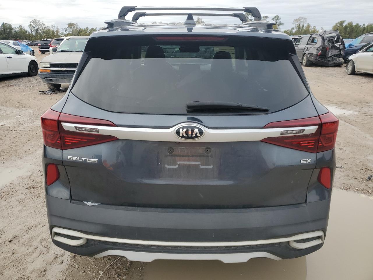 2021 KIA Seltos VIN KNDERCAA6M7226285 Copart auction photo, front end damage thumbnail 6
