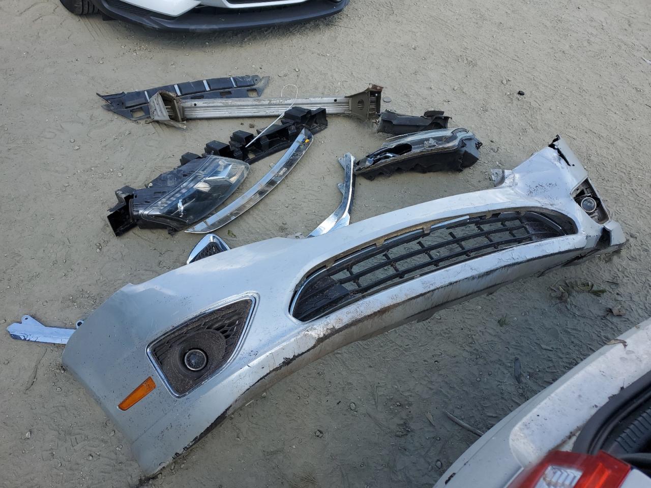 2010 Ford Fusion VIN 3FAHP0JG2AR383439 Copart auction photo, front end / side damage thumbnail 14