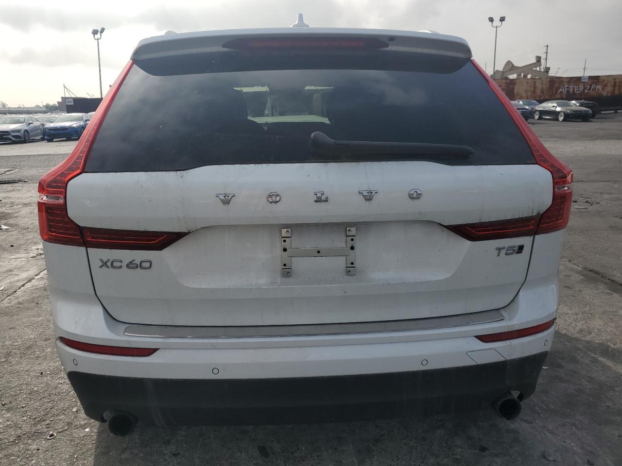 2019 Volvo XC60 VIN LYV102RK9KB293715 Copart auction photo, front end / undercarriage damage thumbnail 6