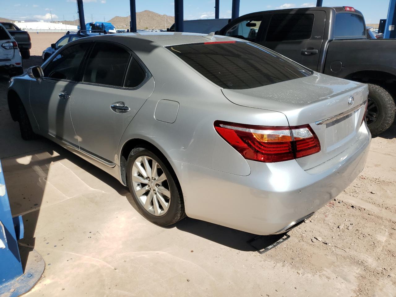 2012 Lexus LS VIN JTHBL5EF2C5111455 Copart auction photo, front end damage thumbnail 2