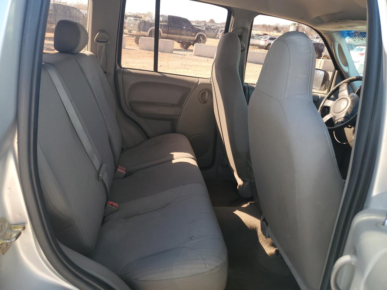 2003 Jeep Liberty (North America) VIN 1J4GK48K93W653461 Copart auction photo, front end / minor dent/scratches damage thumbnail 11