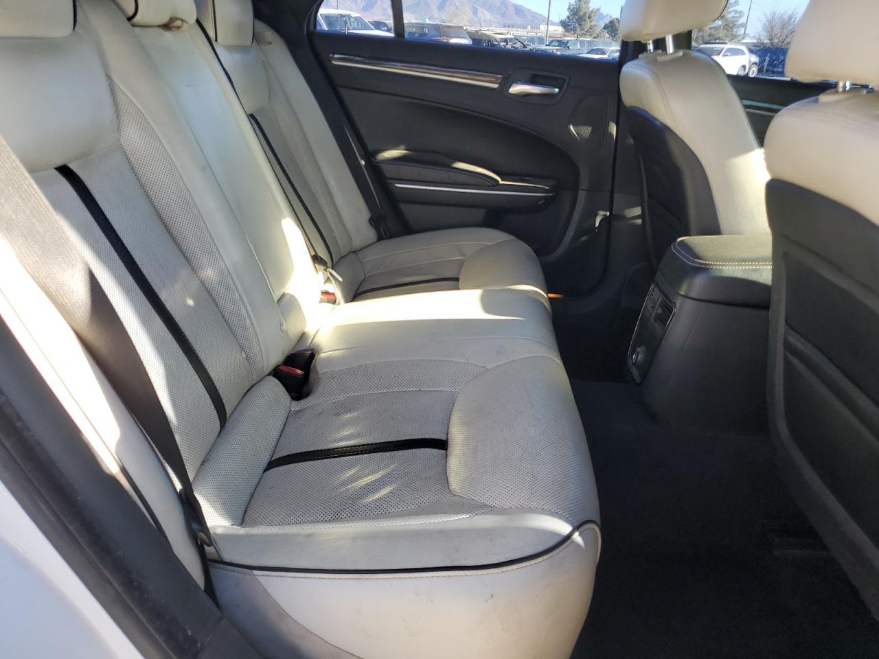 2013 Chrysler 300 VIN 2C3CCAAG8DH698191 Copart auction photo, front end / minor dent/scratches damage thumbnail 10