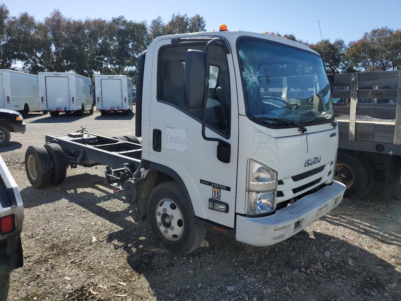 2017 Isuzu NPR VIN 54DB4W1B9HS802879 Copart auction photo, vandalism damage thumbnail 4