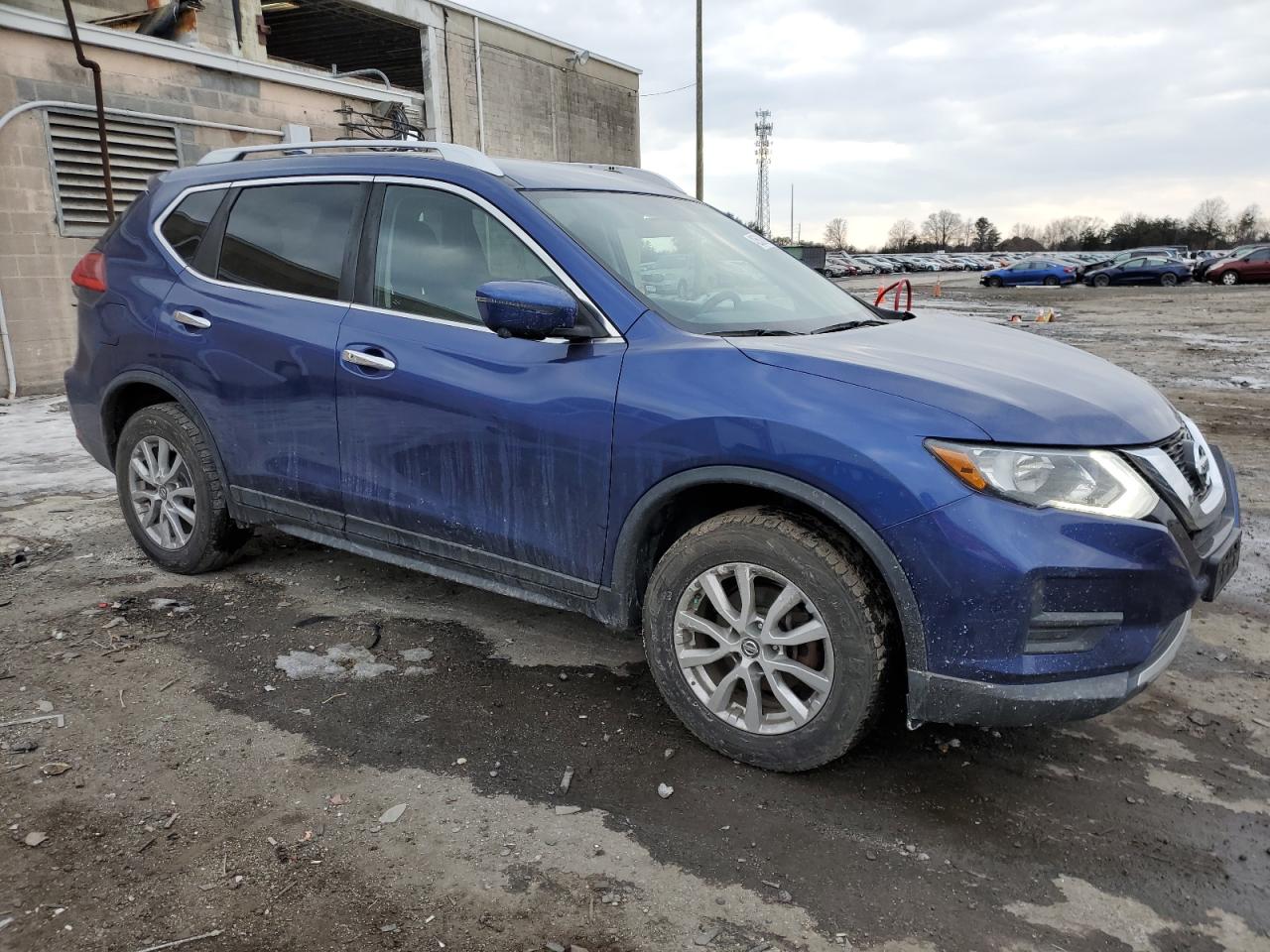 2017 Nissan Rogue VIN KNMAT2MV5HP539133 Copart auction photo, front end / side damage thumbnail 4