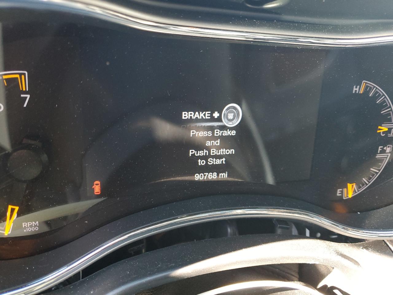 2019 Jeep Grand Cherokee VIN 1C4RJFAG1KC826327 Copart auction photo, front end / side damage thumbnail 9